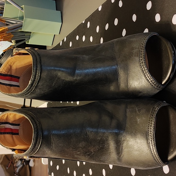 EUC Tommy Hilfiger ankle boot heels - Picture 6 of 9
